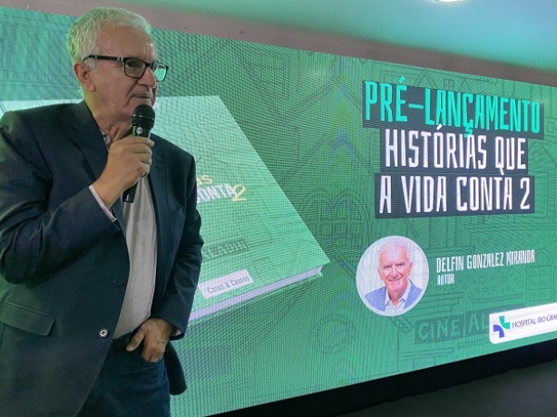 Dr. Delfin Gonzalez faz pré-lançamento de livro em Natal 